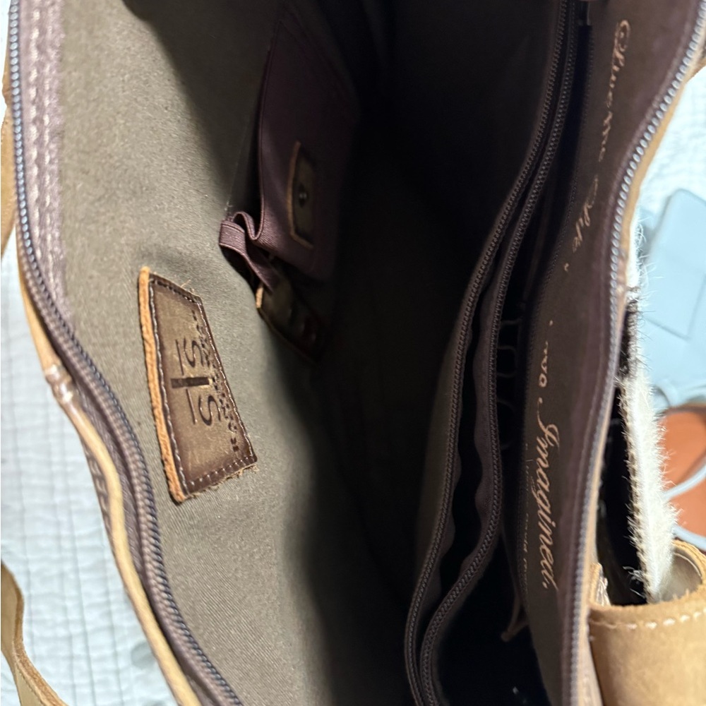 Stylish Brown and White Leather Tote Bag - Picture 4 of 6